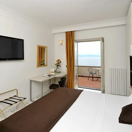 Felice Relais فندق 3*